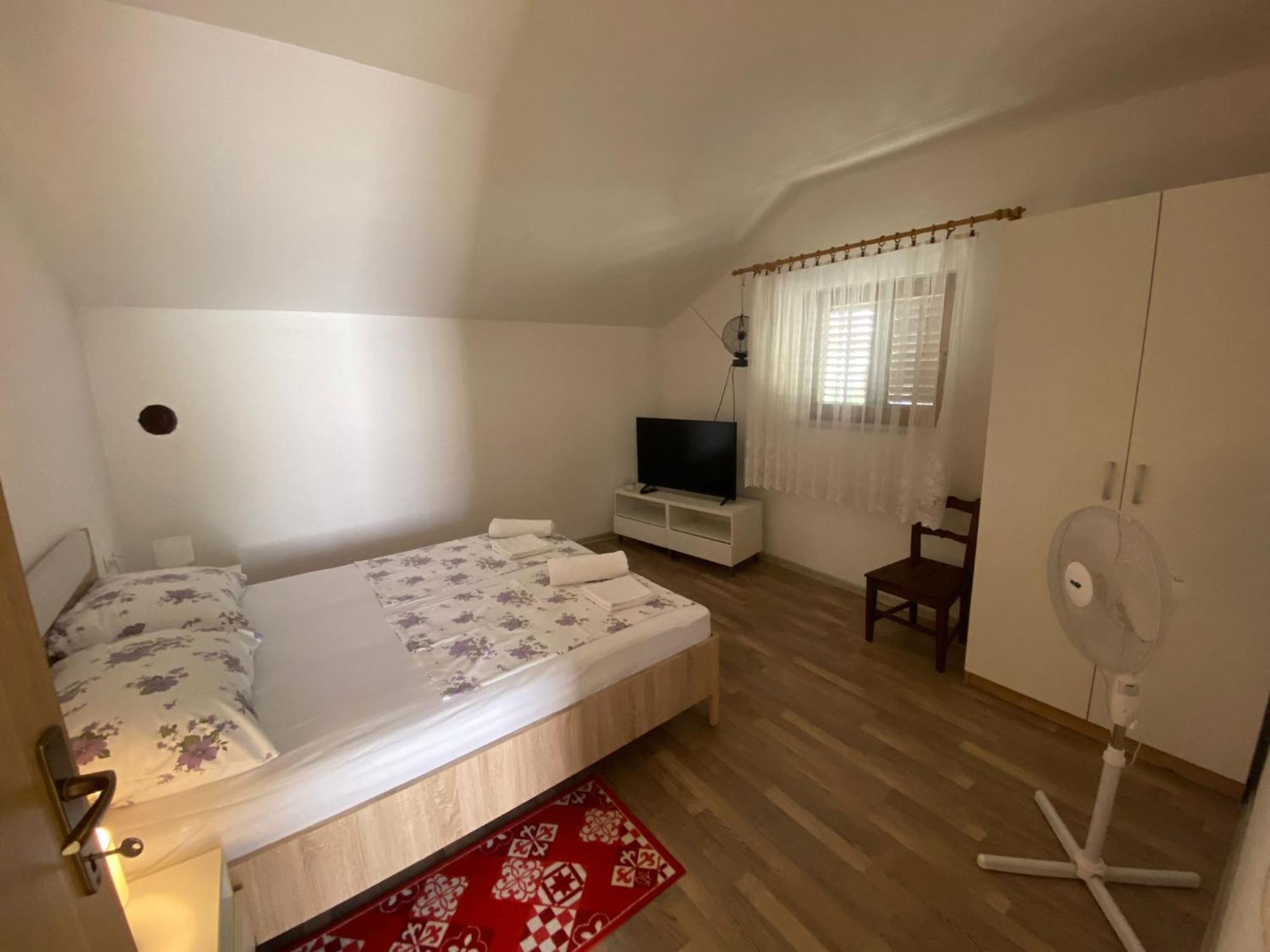 Apartmani Anka Gornji Karin Eksteriør bilde