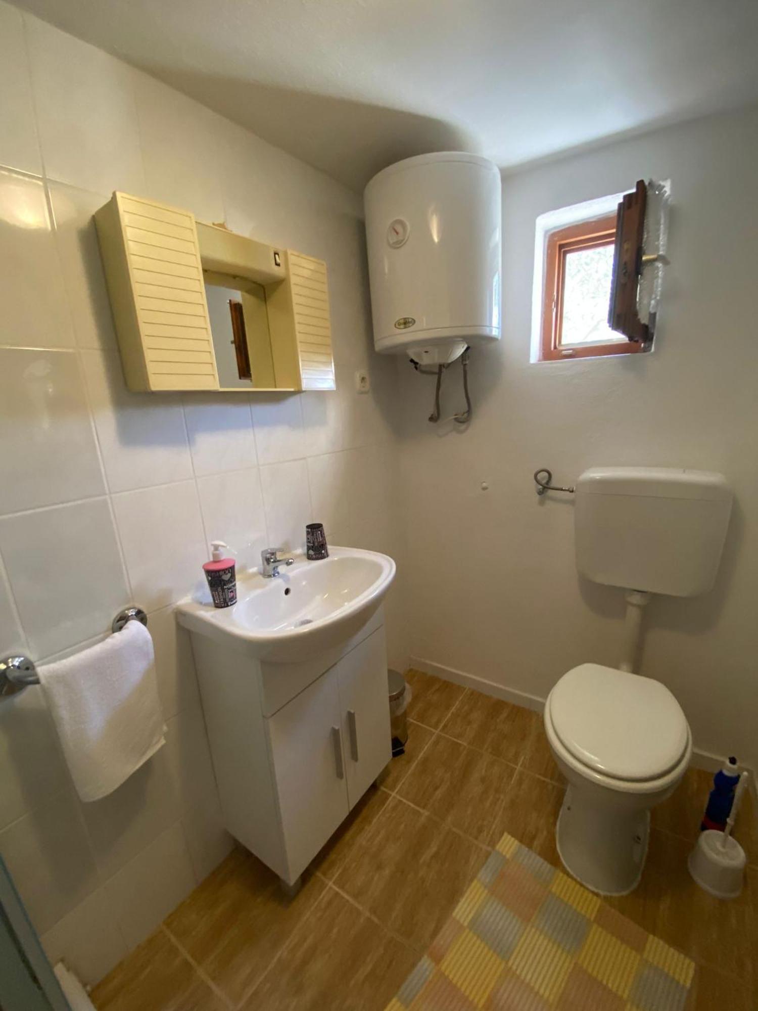 Apartmani Anka Gornji Karin Eksteriør bilde